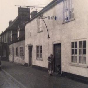 010PH The Chequers Pub High Street Lakenheath