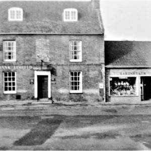 0007WI The Post Office and Lloyds Bank